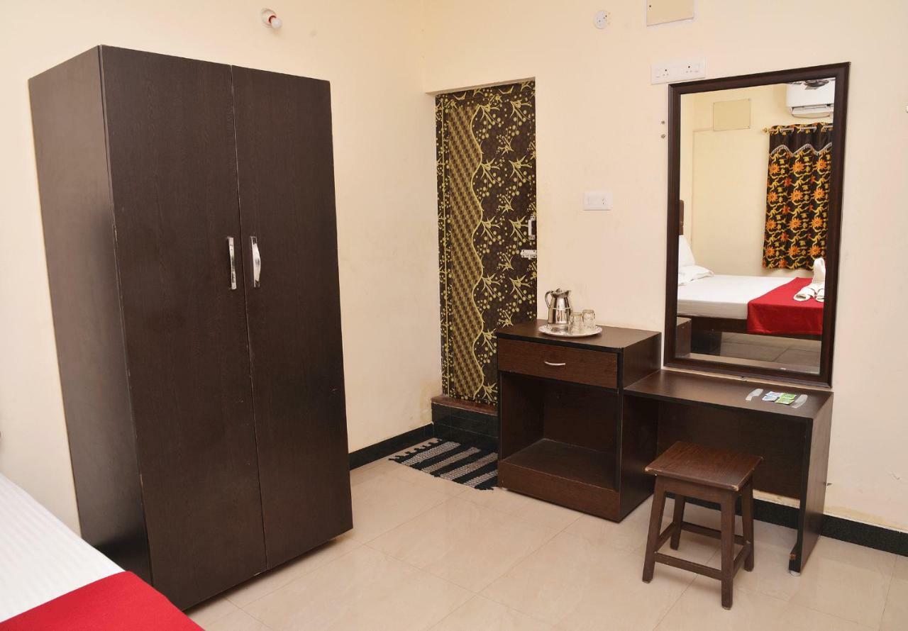Krish Residency Hotell Madurai Exteriör bild